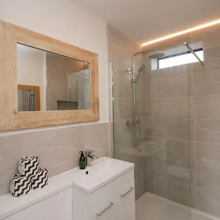 Driftwood بيت للعطل *